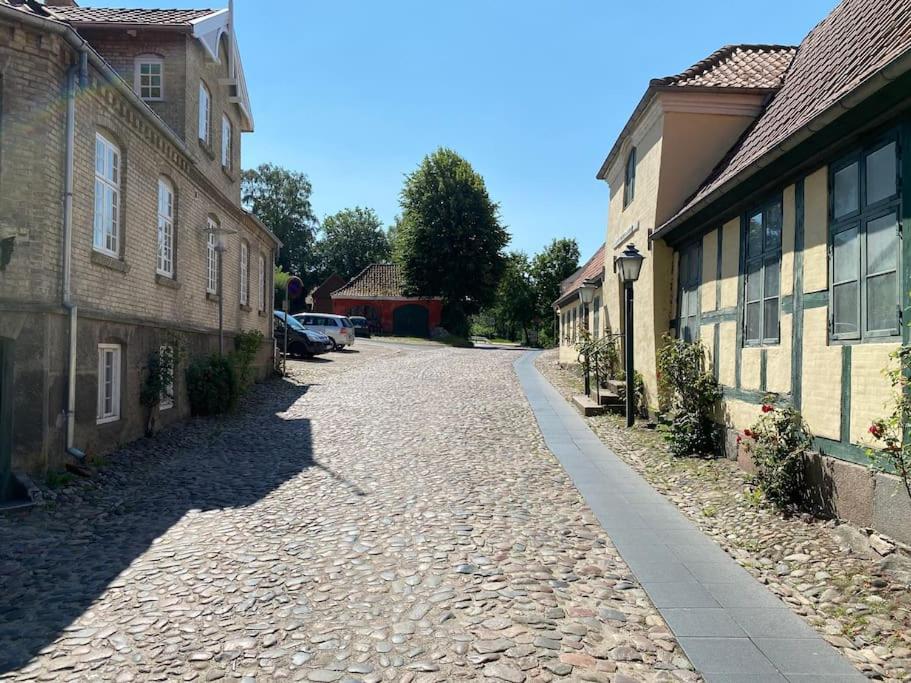 Idyllisk, Historisk Byhus Ved Fjorden I Mariager ภายนอก รูปภาพ